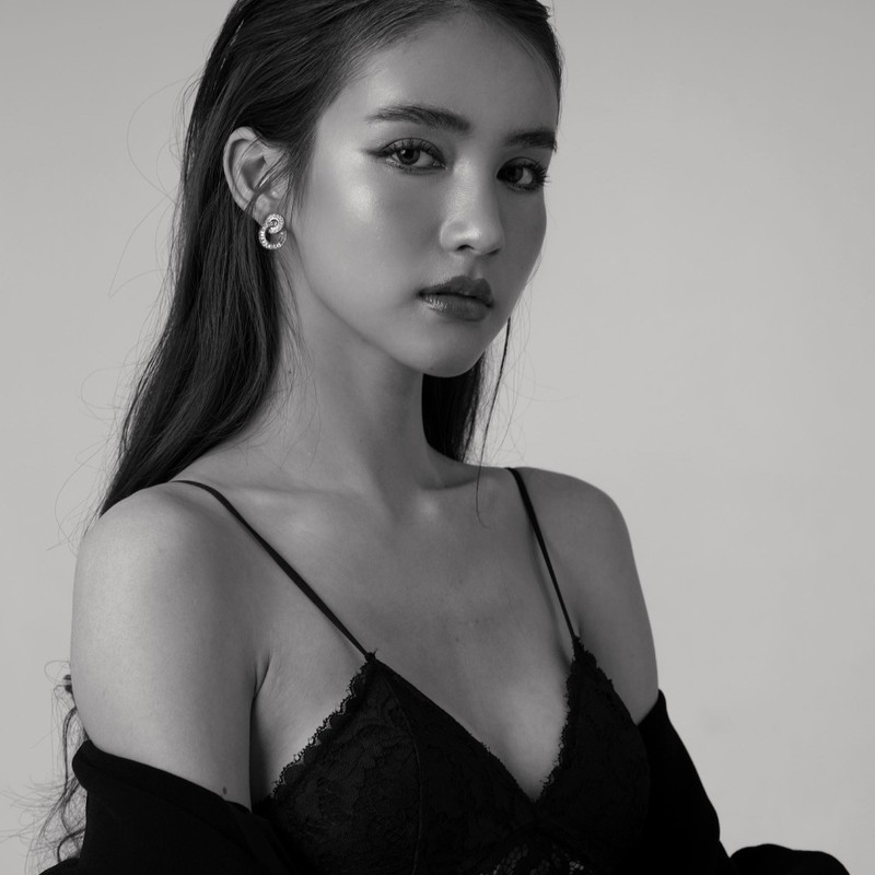 Hot girl chuyen gioi nguoi Thai khien netizen “dung ngoi khong yen“-Hinh-11