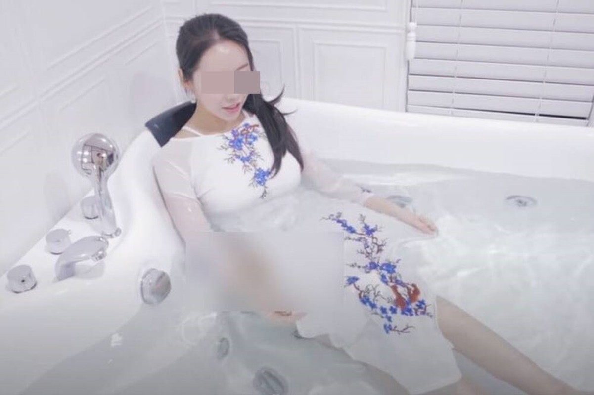 Ao dai Viet Nam va nhung lan bi lam xau di hinh anh-Hinh-9