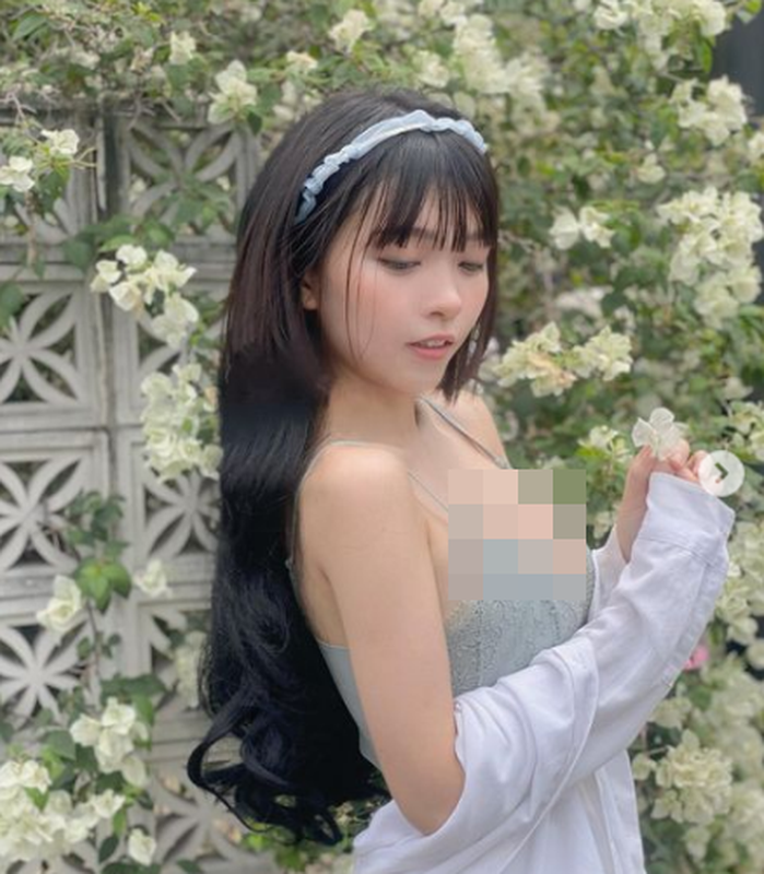 Mac goi cam ngoi tau dien, hot girl lo vong 1 ho henh-Hinh-9