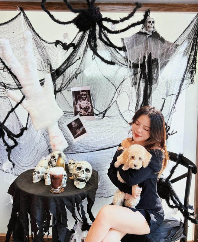 Quan cafe Ha Noi trang tri Halloween hut gioi tre check in-Hinh-4