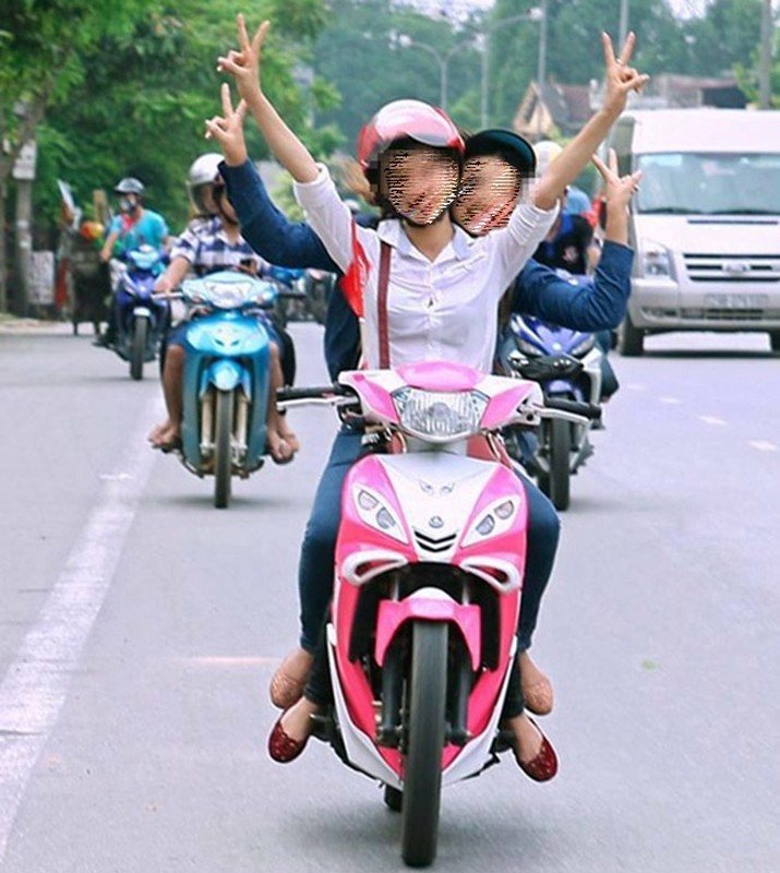 Nhung kieu lai xe “kho do” duoc dan tinh bat gap tren duong-Hinh-7