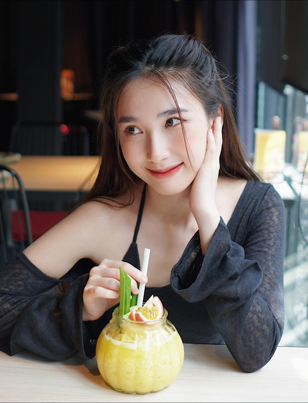 Hot girl Viet duoc bao Trung khen “cang mong” gio ra sao?-Hinh-3