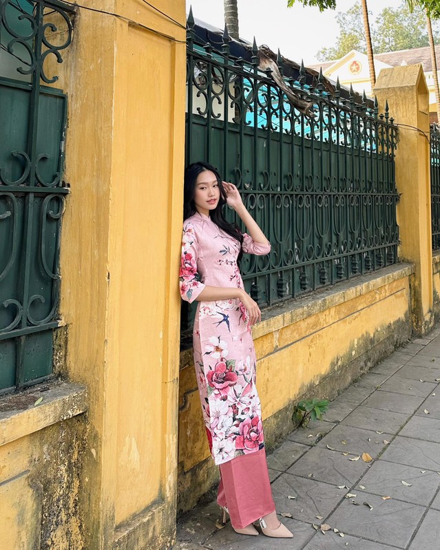 Ban gai Doan Van Hau khoe anh ao dai hau bi “da xoay“-Hinh-2