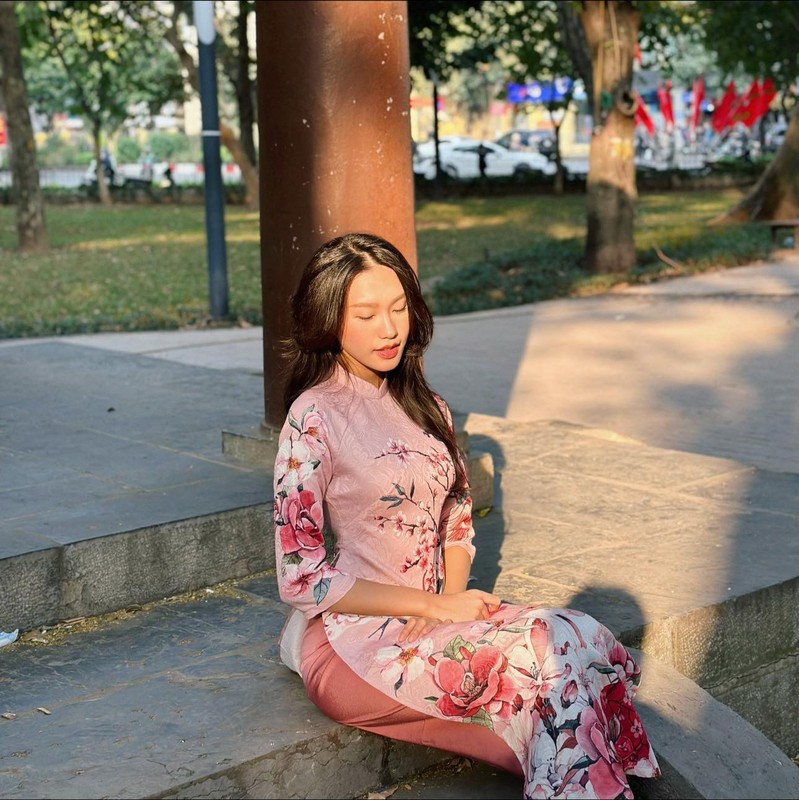 Ban gai Doan Van Hau khoe anh ao dai hau bi “da xoay“-Hinh-3