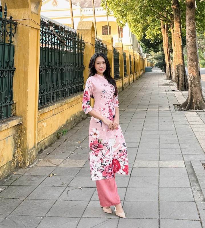 Ban gai Doan Van Hau khoe anh ao dai hau bi “da xoay“-Hinh-4