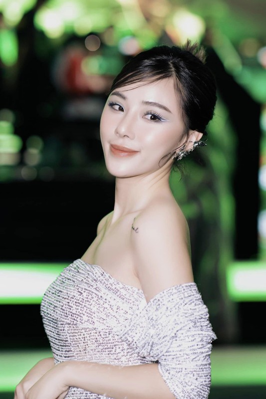 Nu MC the thao dien tu duoc bao Thai ca ngoi la ai?-Hinh-7