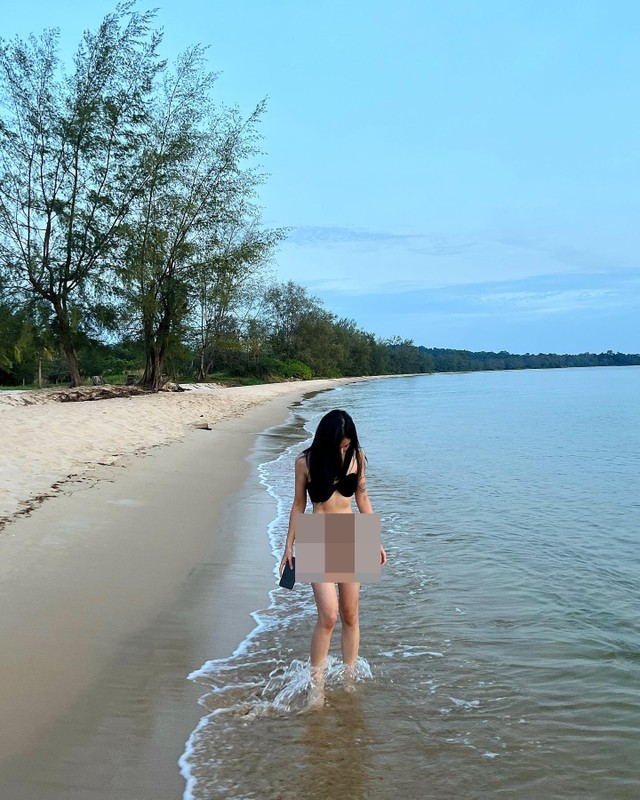 Linh Ngoc Dam dien bikini tao bao khien fan… sung sot-Hinh-3