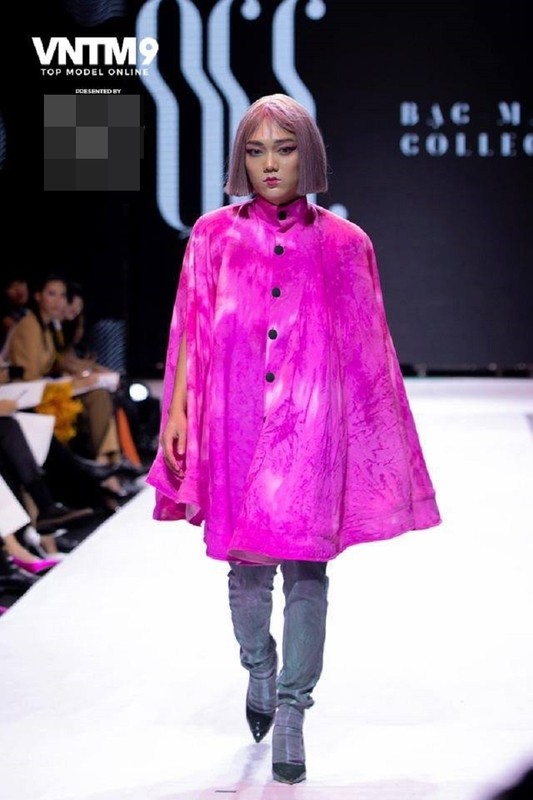 Catwalk nhu “di cho”, Pham Thoai lai gay tranh cai-Hinh-7