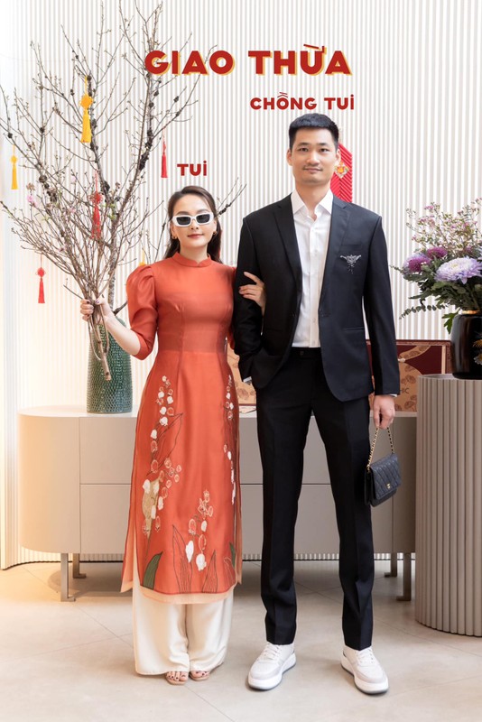 Bao Thanh goi y mac Tet, outfit 7 ngay cua chong la lam-Hinh-3