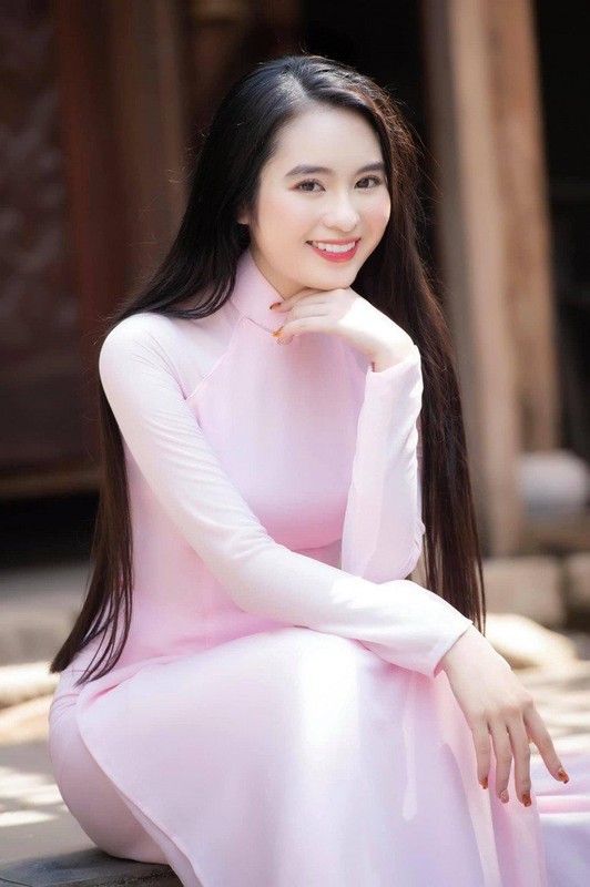 Xuat hien nu than mac do tho cam dep nhu tranh ve-Hinh-2