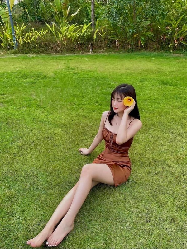 Hot girl nguoi Hue dang dep nhu tuong cam thach, netizen me tit-Hinh-7