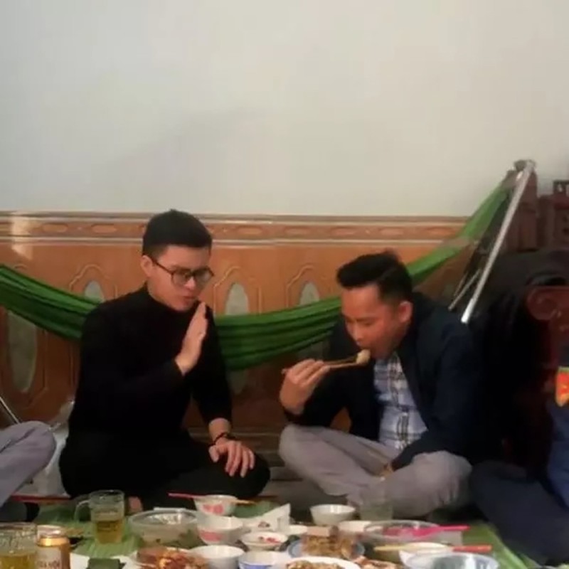 Ra mat gia dinh nguoi yeu, hoi nam nhan lo bieu cam hai huoc-Hinh-3