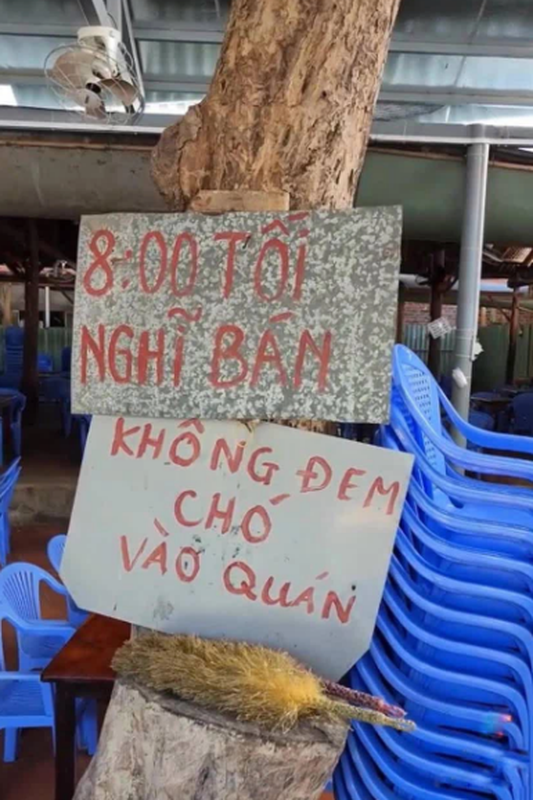 Quan an treo nhieu bien bao quy dinh, netizen nhin ap luc-Hinh-11