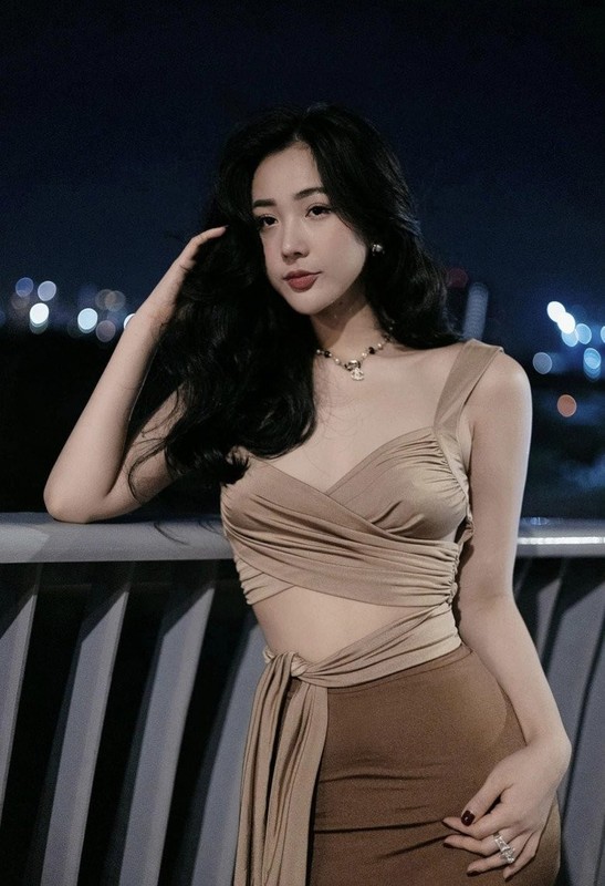 Hot girl Nam Dinh so huu hinh xam lon, khoe “diem vang” body-Hinh-6