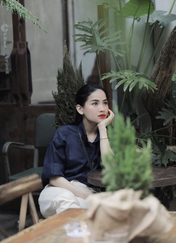 Fan dong dao, “chien than” Vo Ha Linh “quyen luc” the nao tren MXH?-Hinh-2