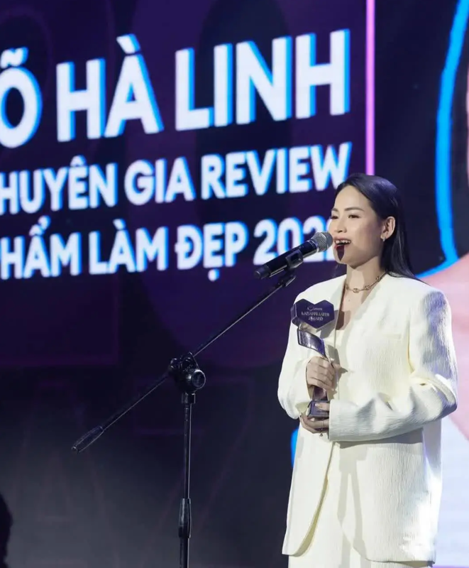 Hau drama quan an, “chien than review” Ha Linh thay doi khong nhan ra-Hinh-6