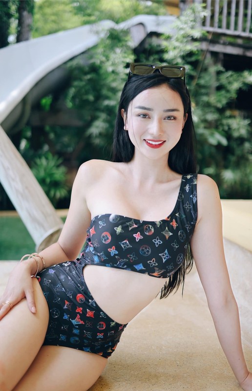 Lay dai gia chua co con, “hot girl tham my” bi netizen thac mac-Hinh-11