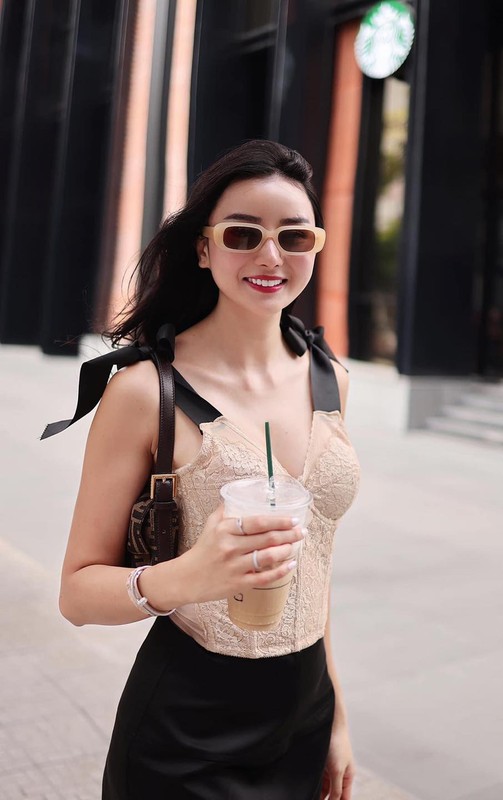 Lay dai gia chua co con, “hot girl tham my” bi netizen thac mac-Hinh-7