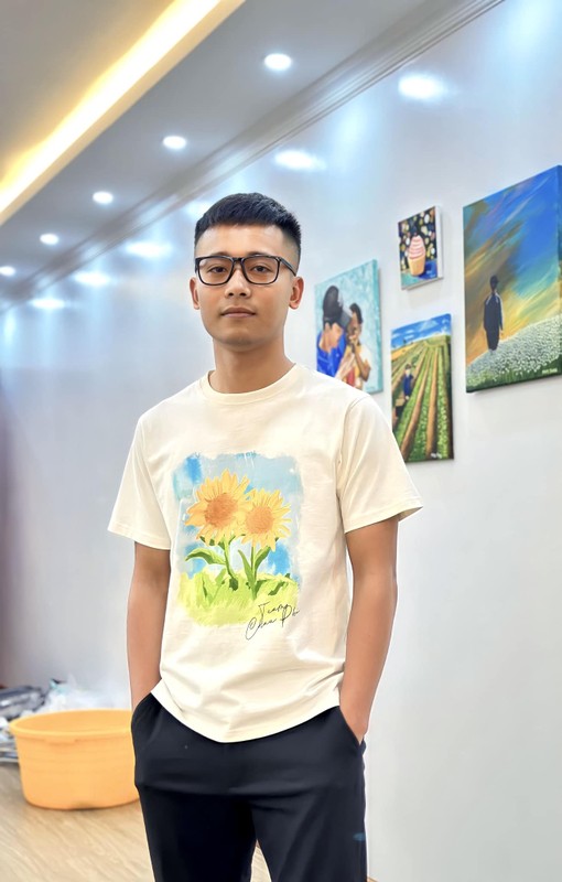 Quang Linh Vlogs bay hang thuong gia, hanh dong lam netizen cuoi lan-Hinh-2