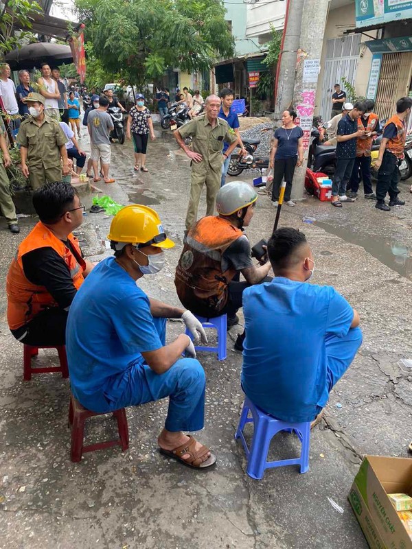 Chay chung cu mini o Ha Noi: Trang dem cung “thien than ao cam“-Hinh-8