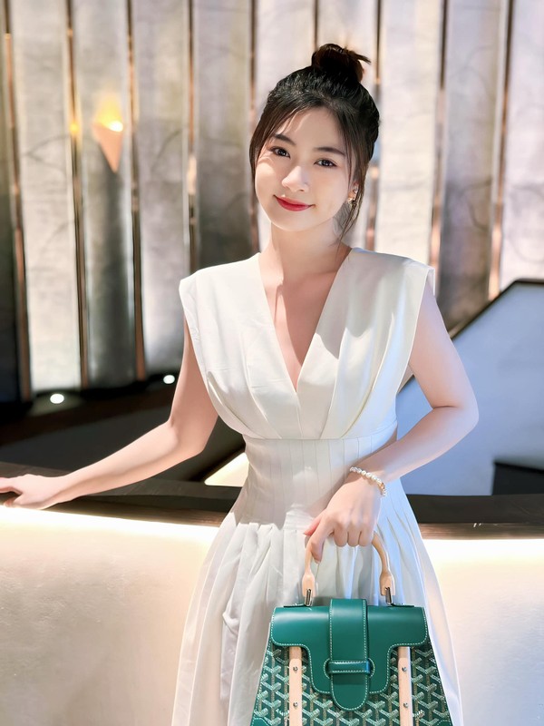 Nhan sac thang hang cua hot girl noi tieng khi vao vai “chi Hang“-Hinh-4