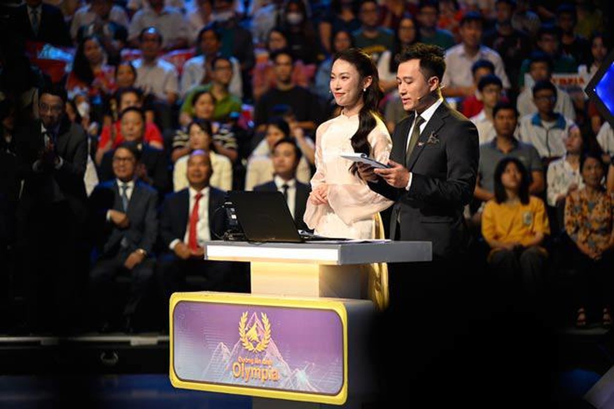 MC Khanh Vy nhan loi khen khi dan chung ket Olympia 2023-Hinh-7