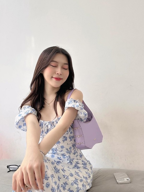 Hai chang trai chuyen gioi thanh con gai xinh dep nhu mo-Hinh-3