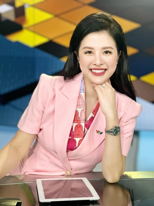 Cuoc song sang chanh cua nu BTV VTV “xinh nhu hoa hau”-Hinh-8