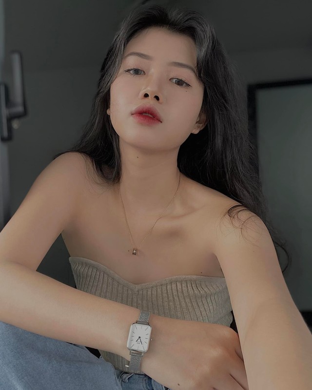 Hot girl ao dai trang “bien hinh” tao bao lam netizen ai ngai-Hinh-12