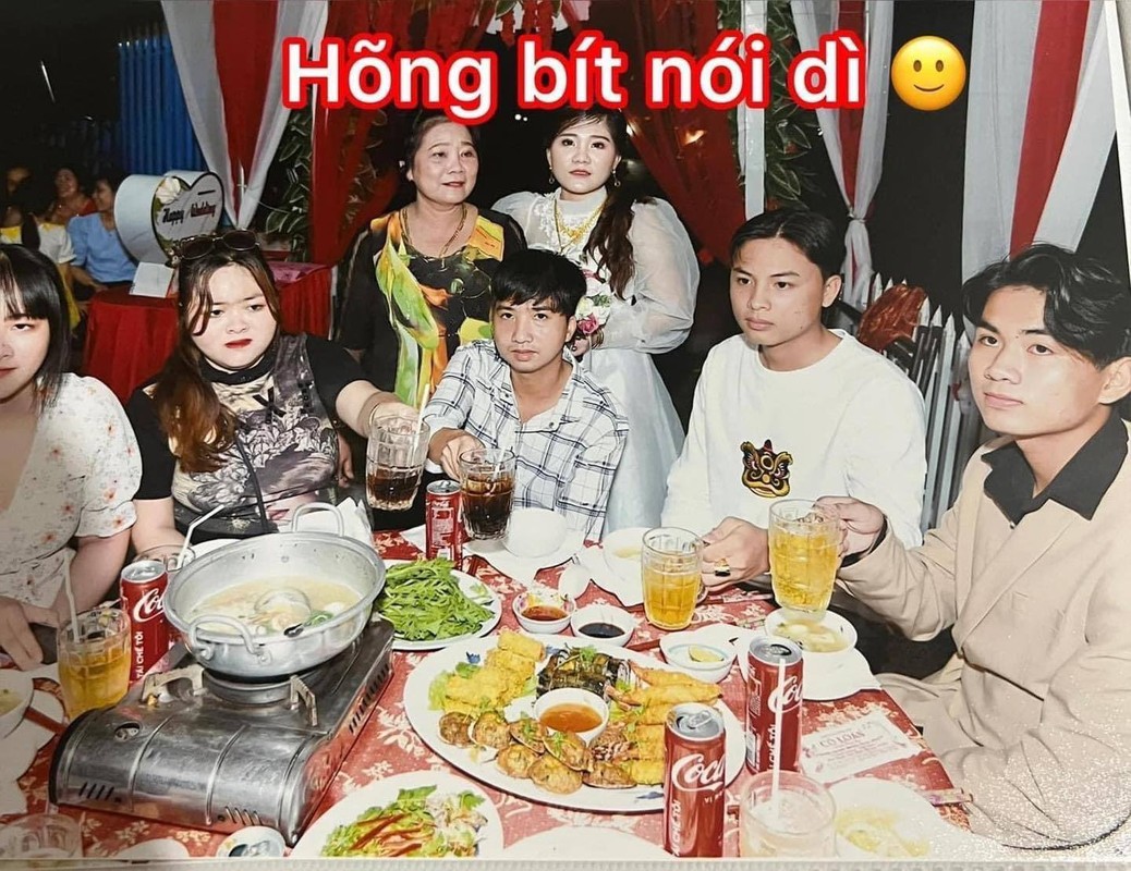 Ban than cua bo chup anh cuoi, cap doi nhan san pham “tham hoa“-Hinh-9