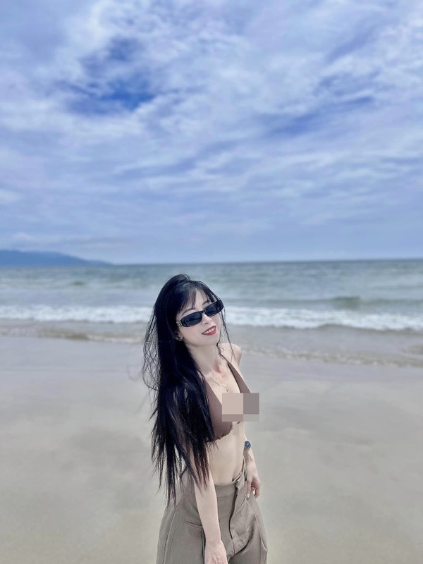 “Hot girl Taekwondo” Chau Tuyet Van dien bikini, khoe body “het nuoc cham“-Hinh-2
