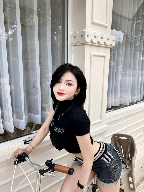 Hot girl Dong Nai khoe than hinh nay no khi vao Dai hoc-Hinh-10
