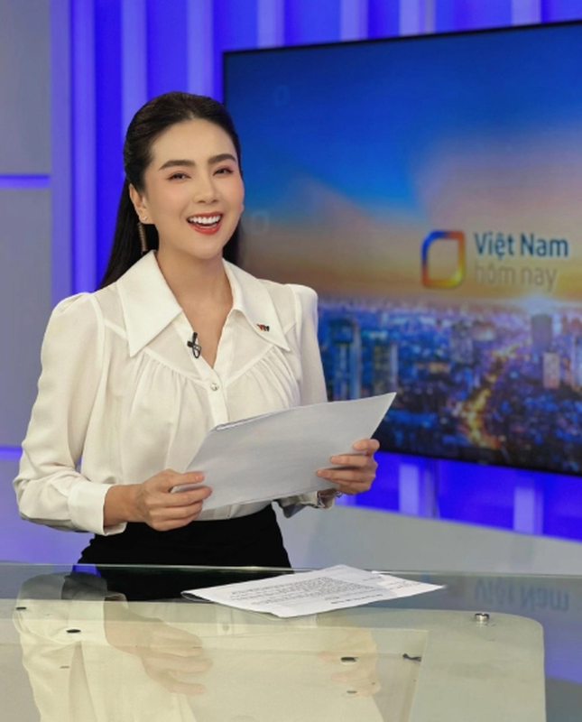 Nhung lan hiem hoi “MC dep nhat VTV” khoe tai san “khung” tren MXH-Hinh-3