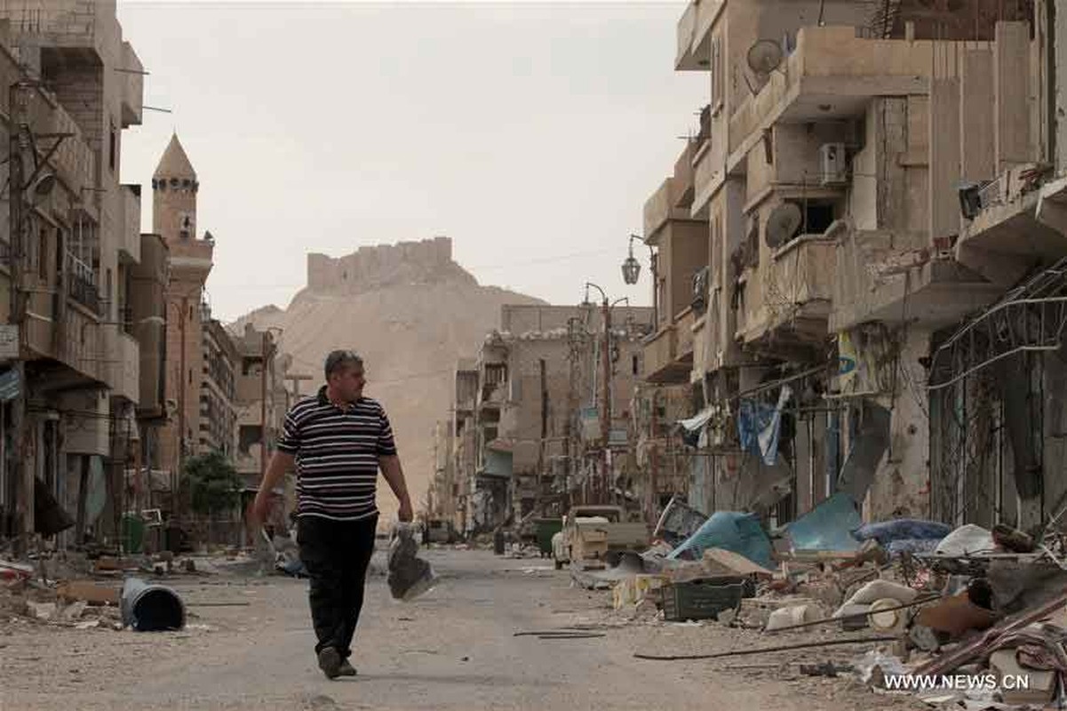 Dan thuong Syria un un tro ve Palmyra-Hinh-7