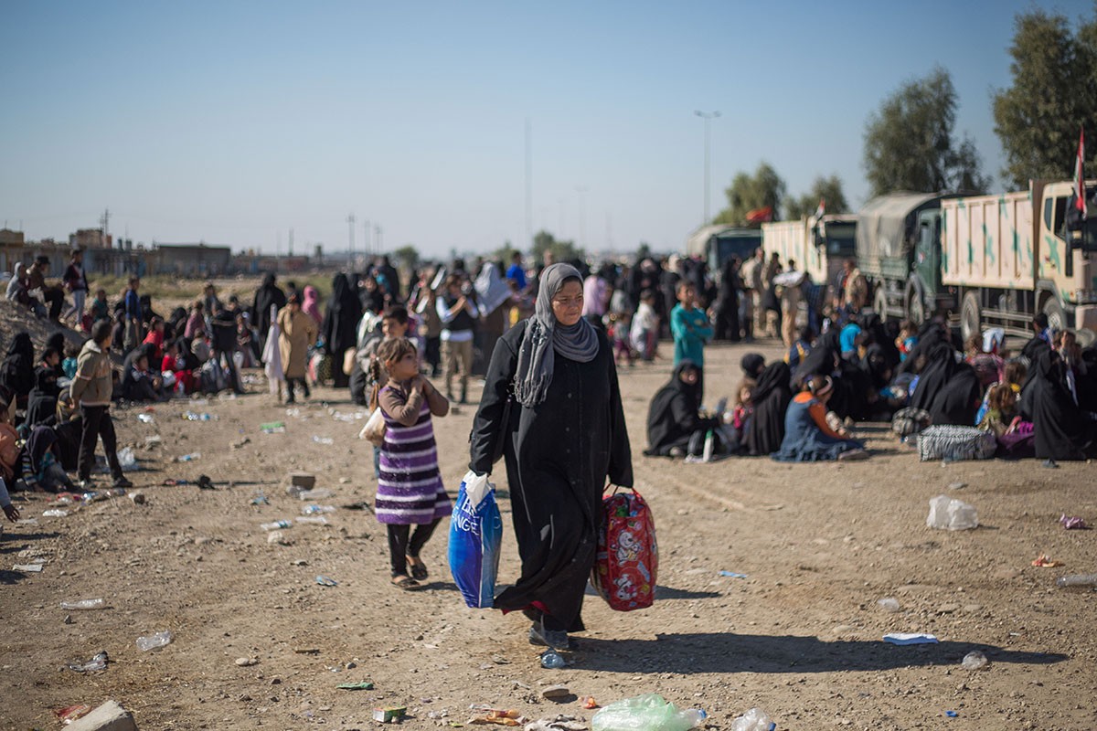 Chien dich danh IS o Mosul: Dong nguoi ao ao chay ti nan-Hinh-5