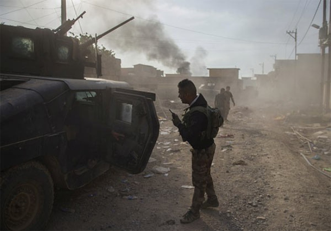Anh: Dac nhiem Iraq danh IS trong thanh pho Mosul-Hinh-4