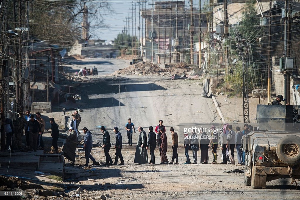 Anh: Quan doi Iraq tien hanh luc soat o quan moi giai phong-Hinh-7