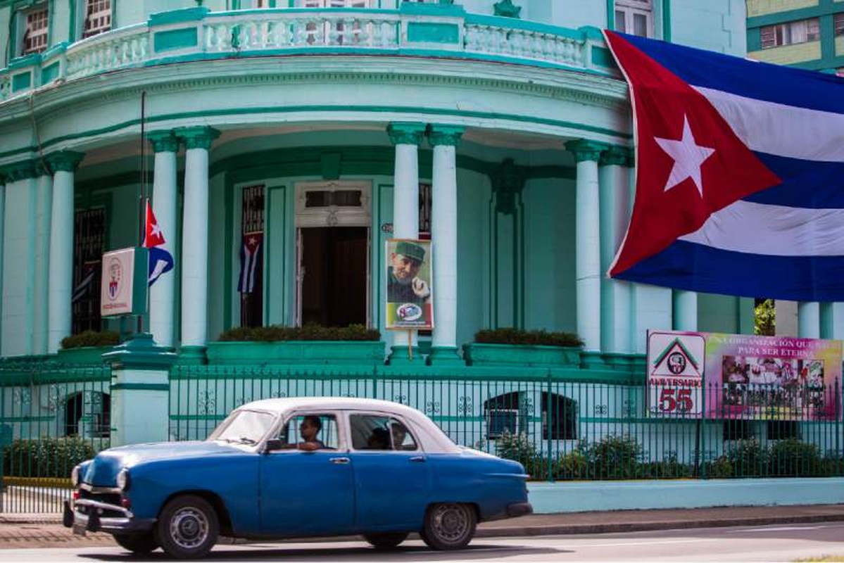 Anh: Nguoi dan Cuba khoc thuong lanh tu Fidel Castro-Hinh-11