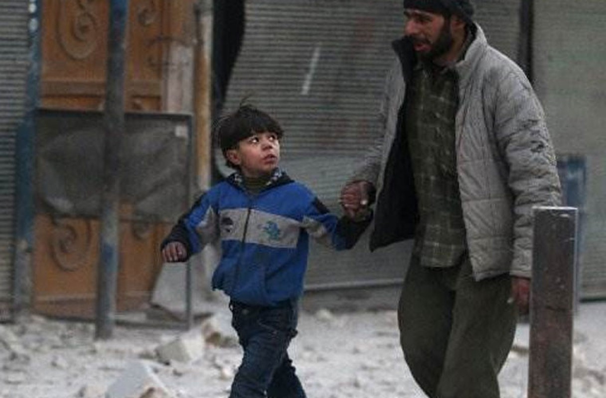 Thanh pho Aleppo tan hoang sau cac tran mua bom-Hinh-2