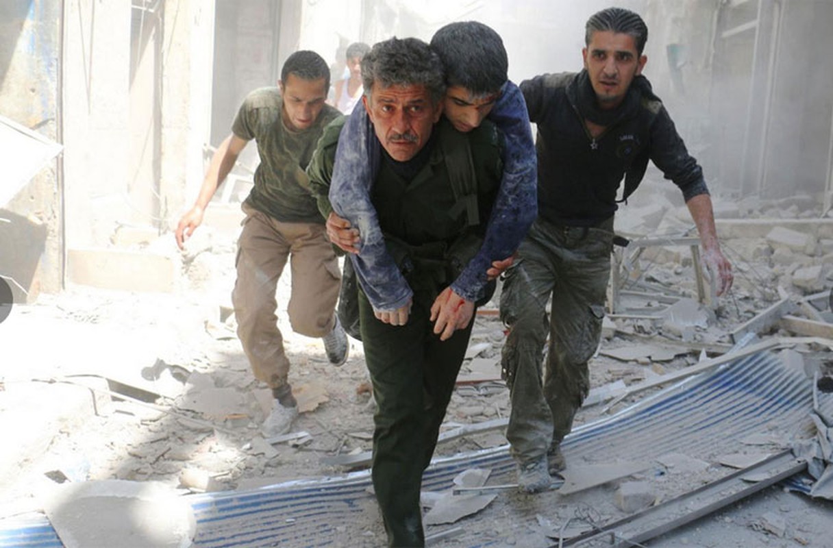 Thanh pho Aleppo tan hoang sau cac tran mua bom-Hinh-6