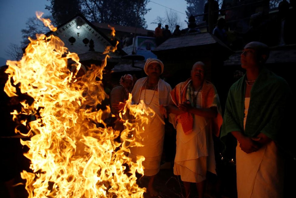 Anh doc ve le hoi tam thanh Swasthani Brata Katha o Nepal-Hinh-13