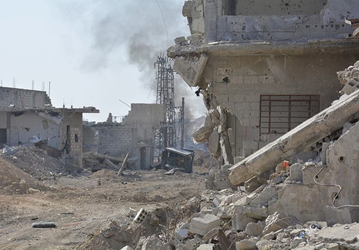 Anh: Quan doi Syria gianh lai quan al-Qaboun, khung bo rut lui-Hinh-10