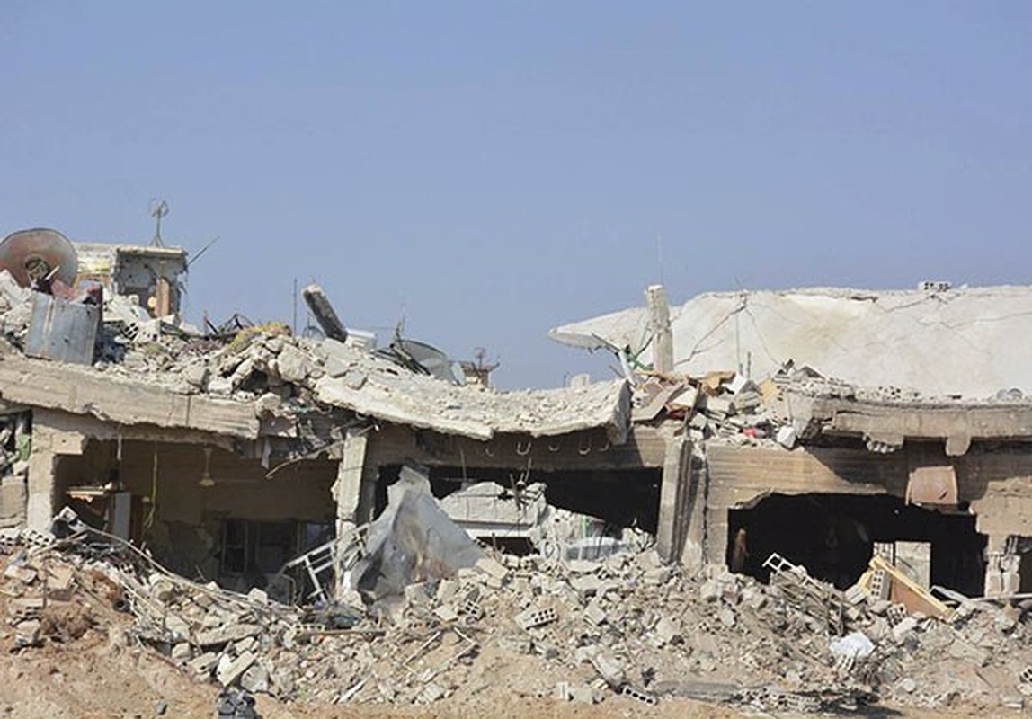 Anh: Quan doi Syria gianh lai quan al-Qaboun, khung bo rut lui-Hinh-12