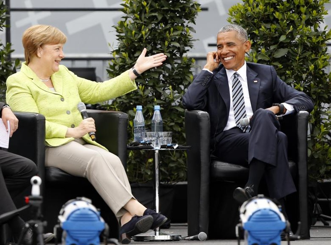Anh: Cuu Tong thong Obama gap lai ba Merkel o Berlin-Hinh-5