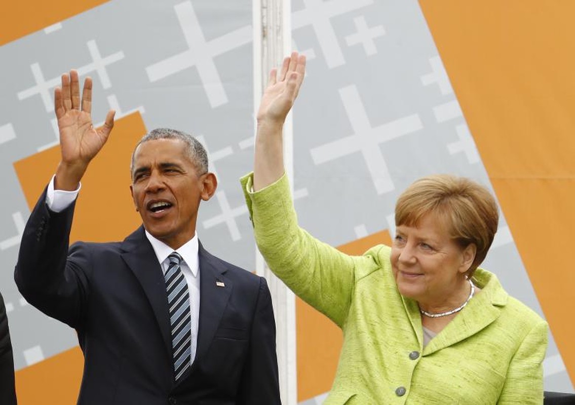 Anh: Cuu Tong thong Obama gap lai ba Merkel o Berlin-Hinh-9