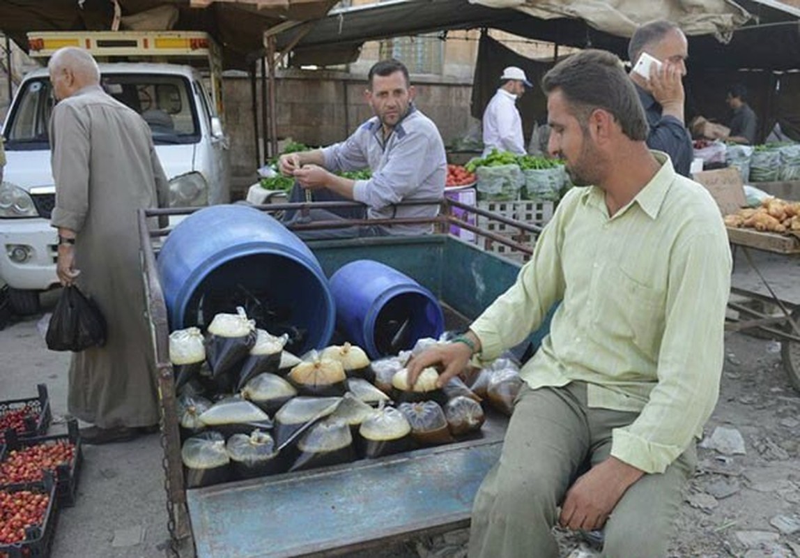 Dan Syria dua nhau mua sam chuan bi cho thang le Ramadan-Hinh-16