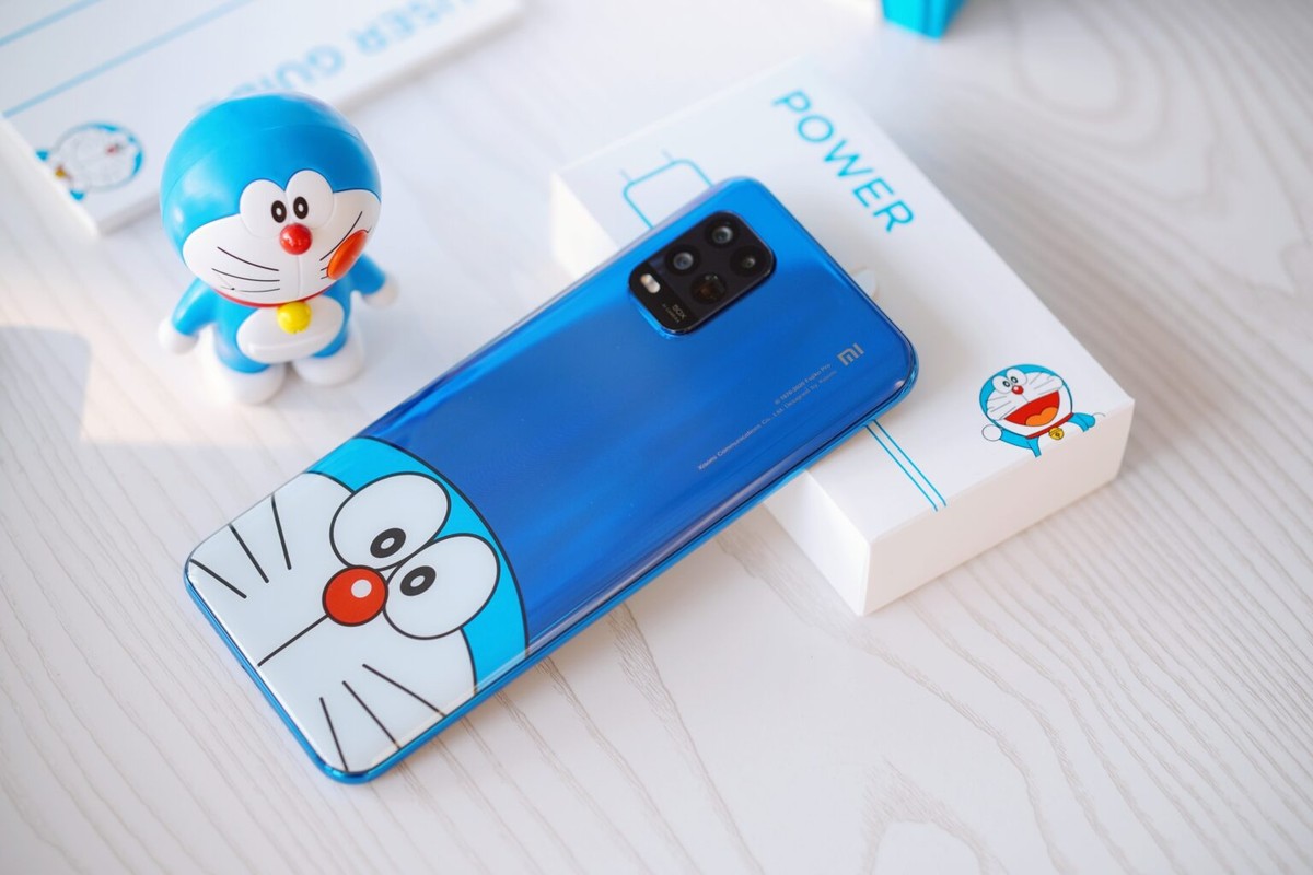 Bo phu kien iPhone hinh Doraemon 