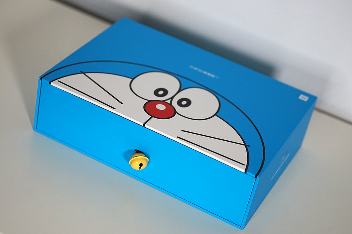 Bo phu kien iPhone hinh Doraemon 