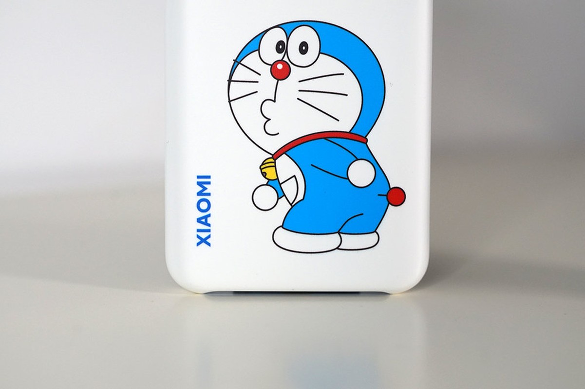 Bo phu kien iPhone hinh Doraemon 