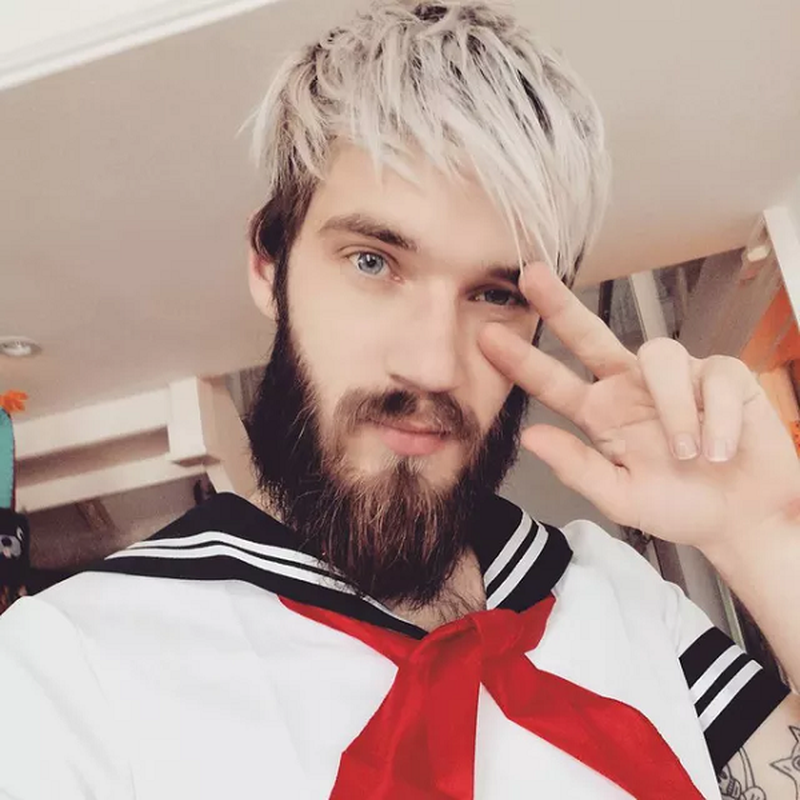 Pewdiepie - dep trai nhat the gioi nam 2020 nhung van thua nhoc 9 tuoi-Hinh-3